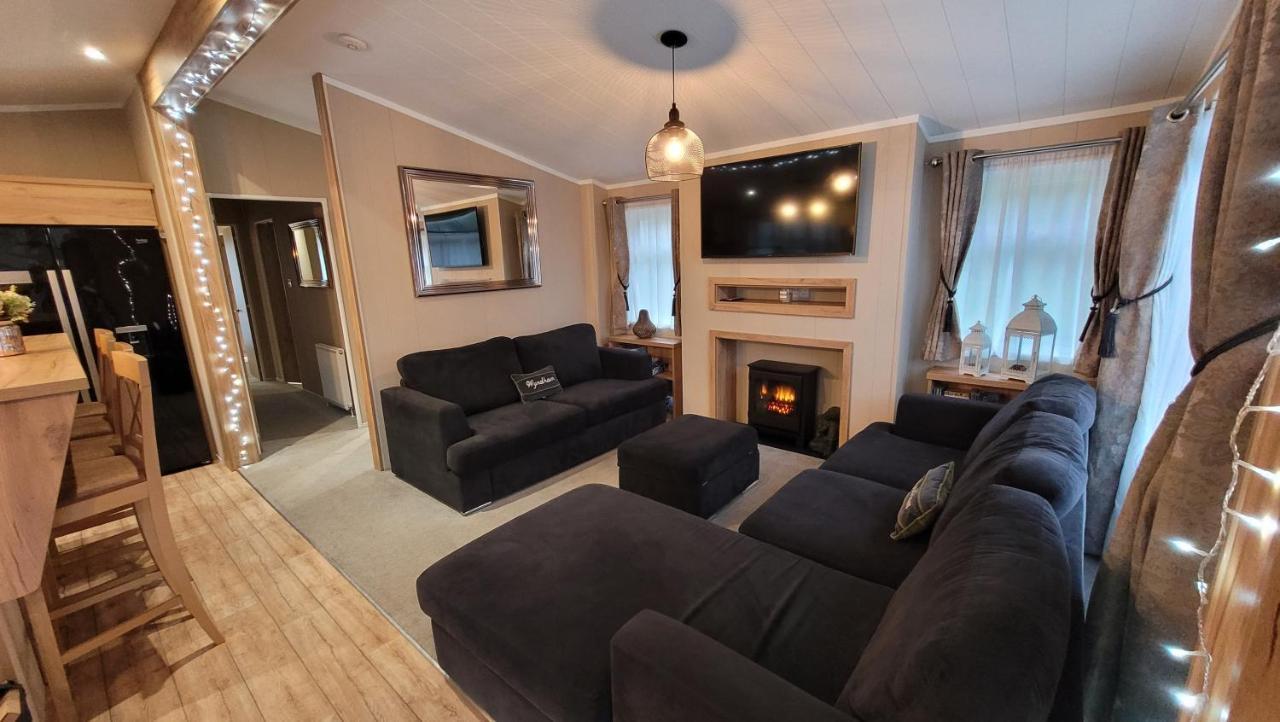 Luxury Lodge On Edge Of New Forest And 800M From Sea Entertainment And Leisure Passes Included Milford on Sea Exterior foto