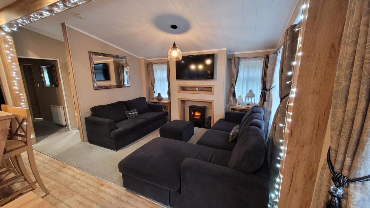 Luxury Lodge On Edge Of New Forest And 800M From Sea Entertainment And Leisure Passes Included Milford on Sea Exterior foto
